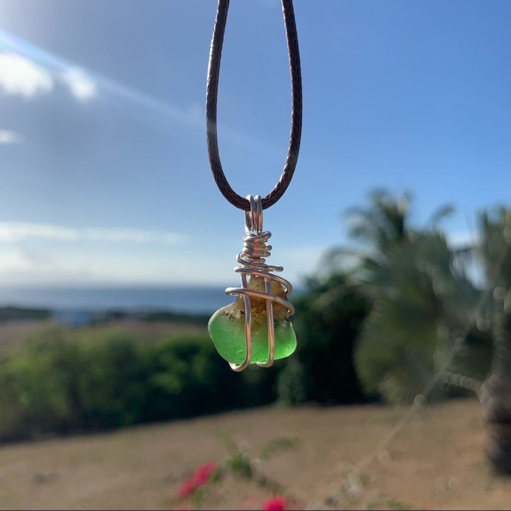 Bonfire green and brown sea glass wrapped necklace - Picture 2 of 4